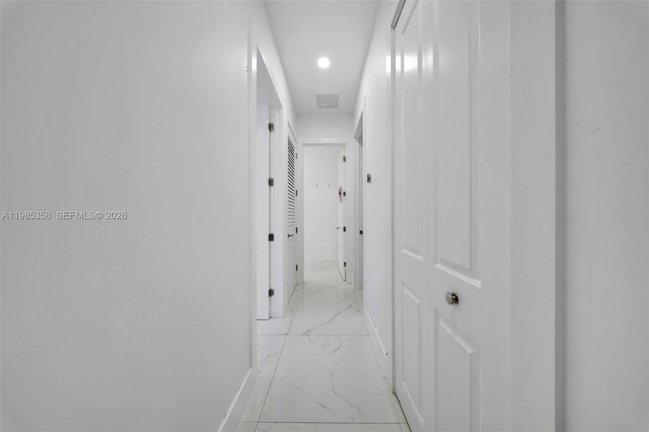 1550 SW 89th Ct, Miami, FL 33174 Photo