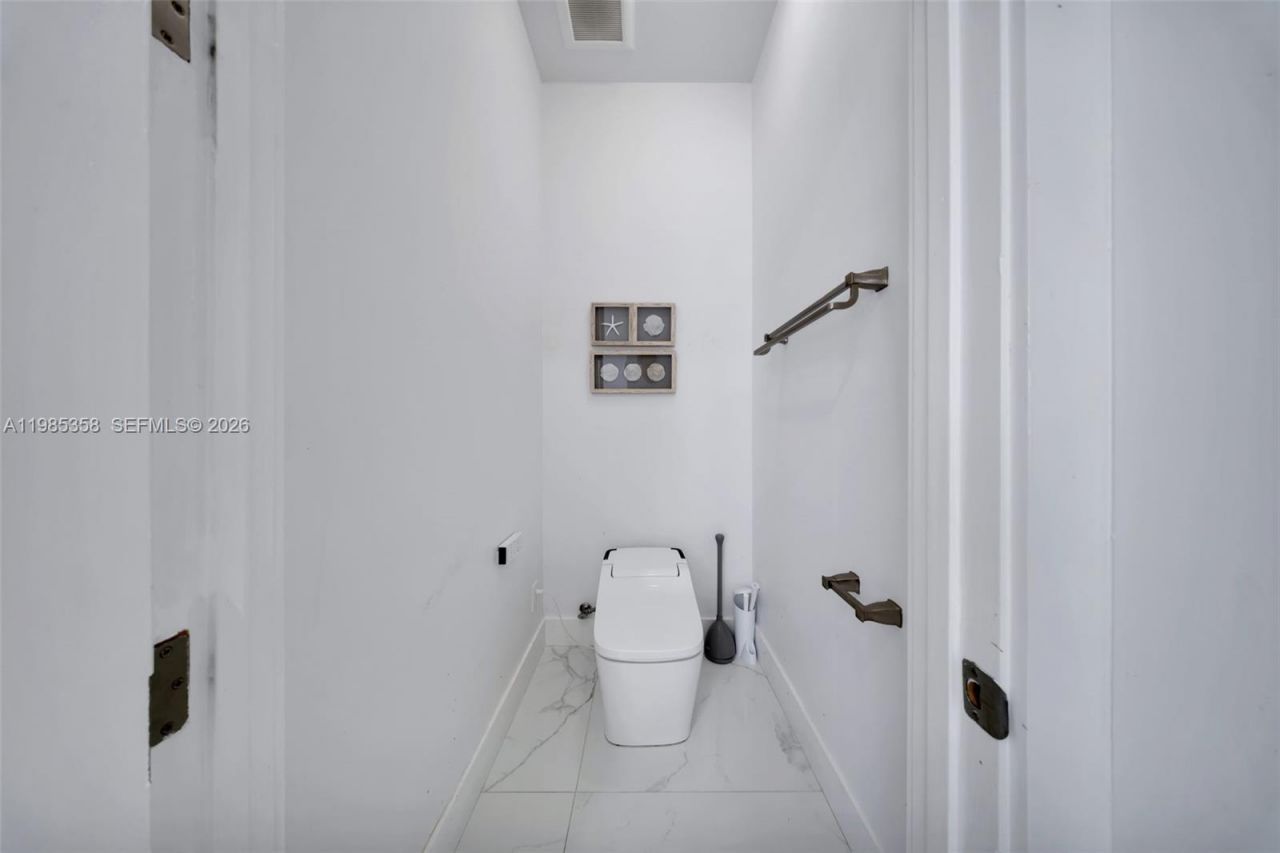 1550 SW 89th Ct, Miami, FL 33174 Photo