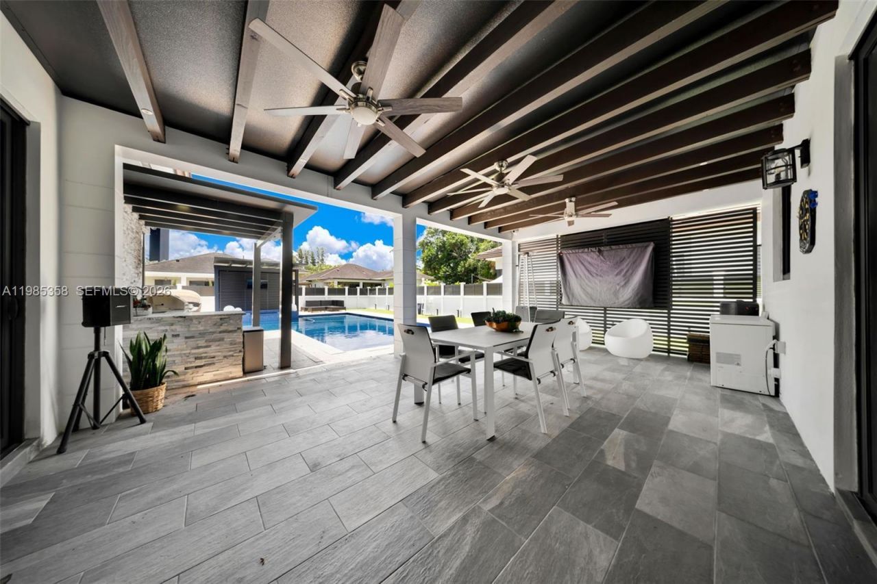 1550 SW 89th Ct, Miami, FL 33174 Photo