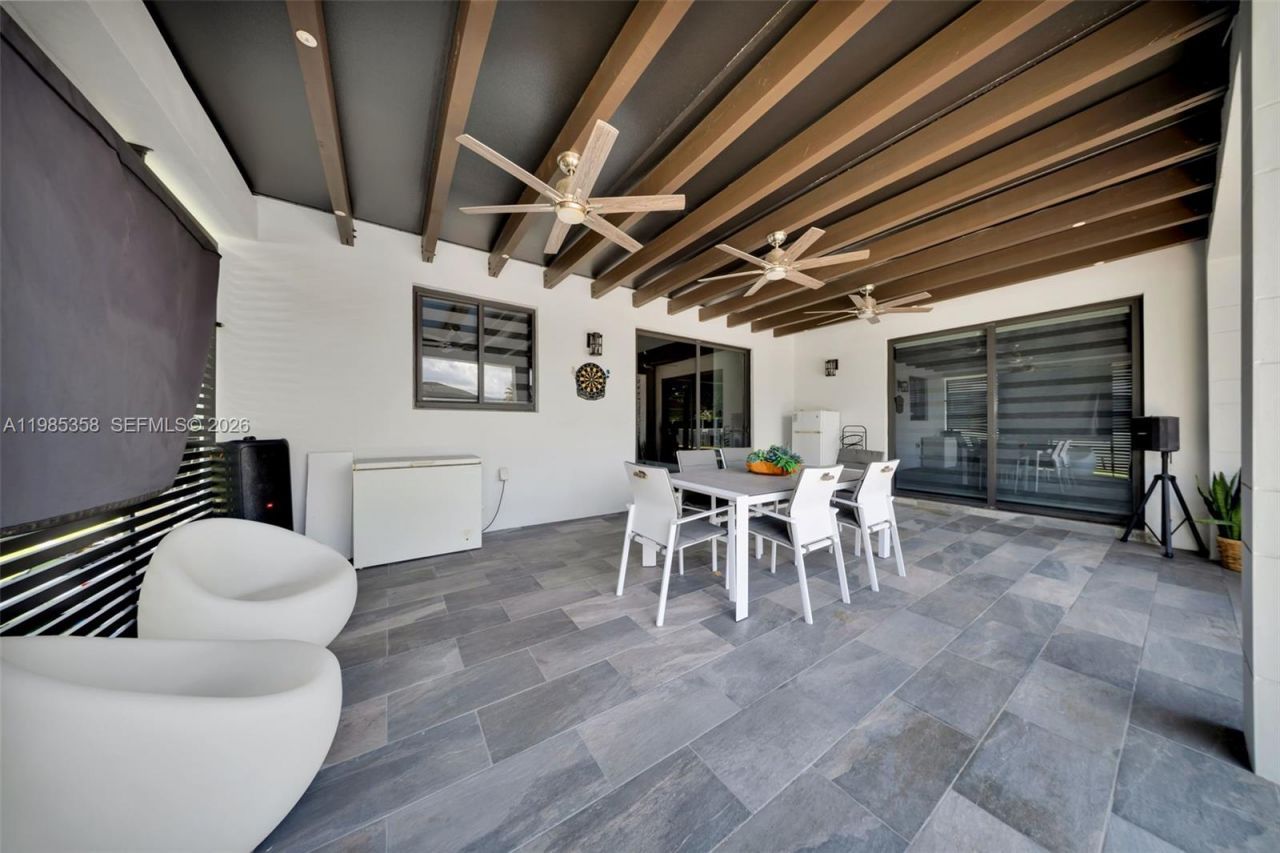 1550 SW 89th Ct, Miami, FL 33174 Photo