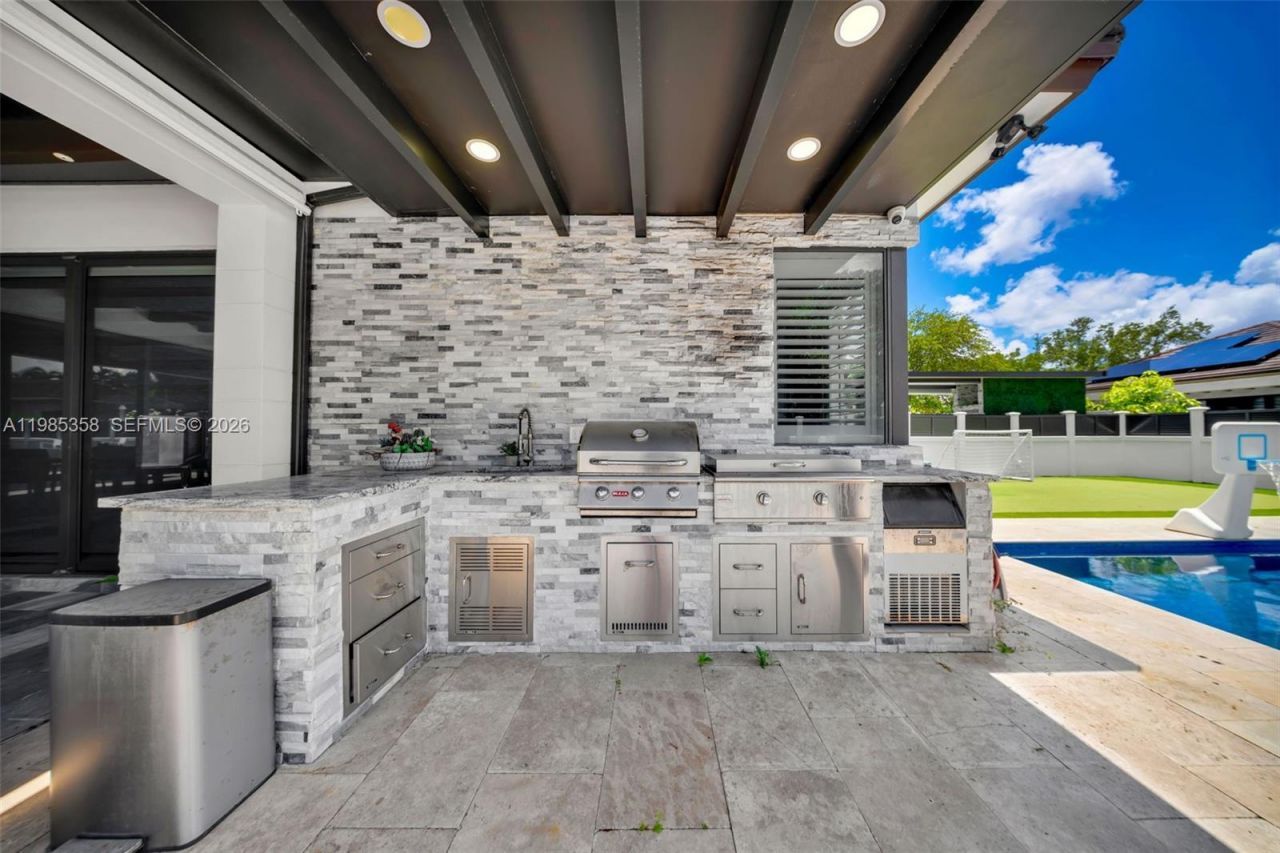 1550 SW 89th Ct, Miami, FL 33174 Photo