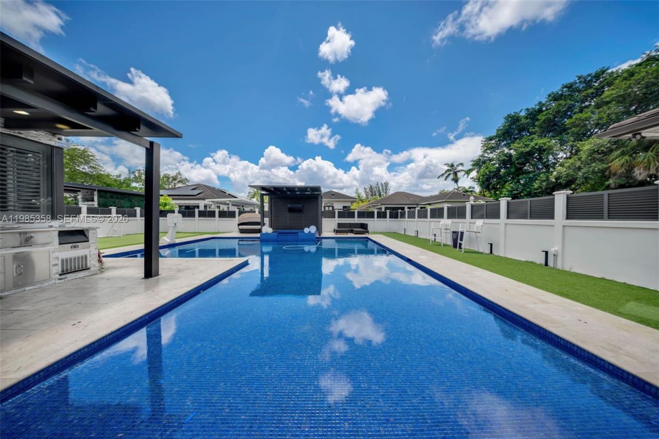 1550 SW 89th Ct, Miami, FL 33174 Photo