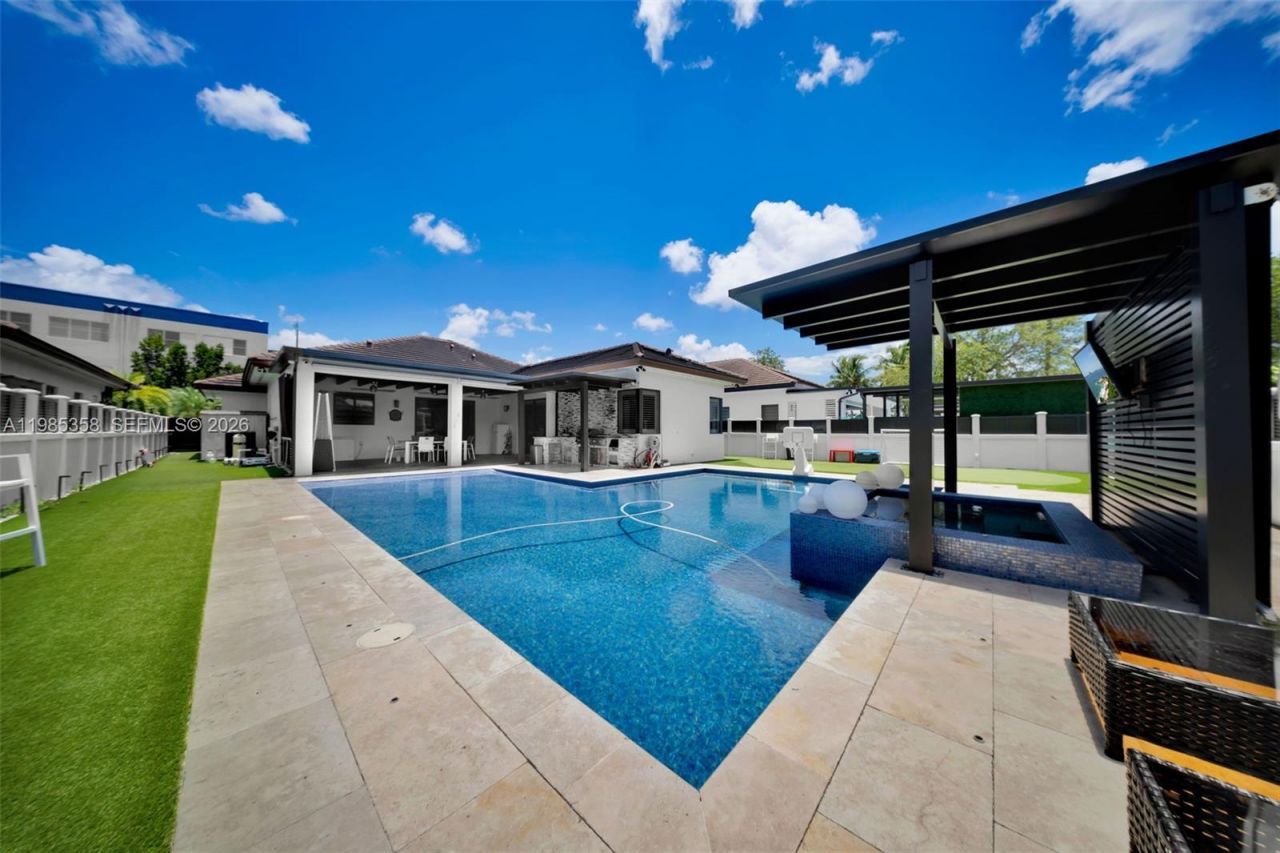 1550 SW 89th Ct, Miami, FL 33174 Photo