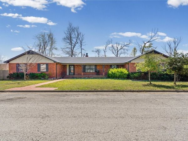 1408 W Mimosa Street , Rogers, AR 72758