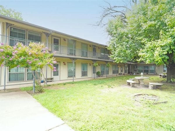 202 E Oak Street, Unit 4, Weatherford, TX 76086