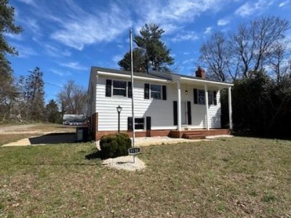 8130 Lee Davis Road , Mechanicsville, VA 23111