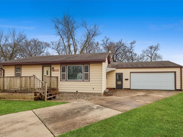 1603 Chance Court, Adel, IA 50003