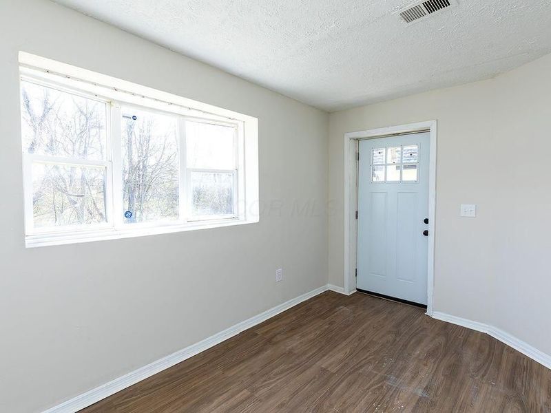 823 Bassett Avenue , Columbus, OH 43219 Photo 4