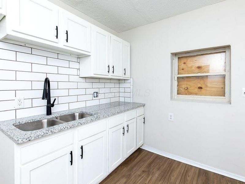 823 Bassett Avenue , Columbus, OH 43219 Photo 8