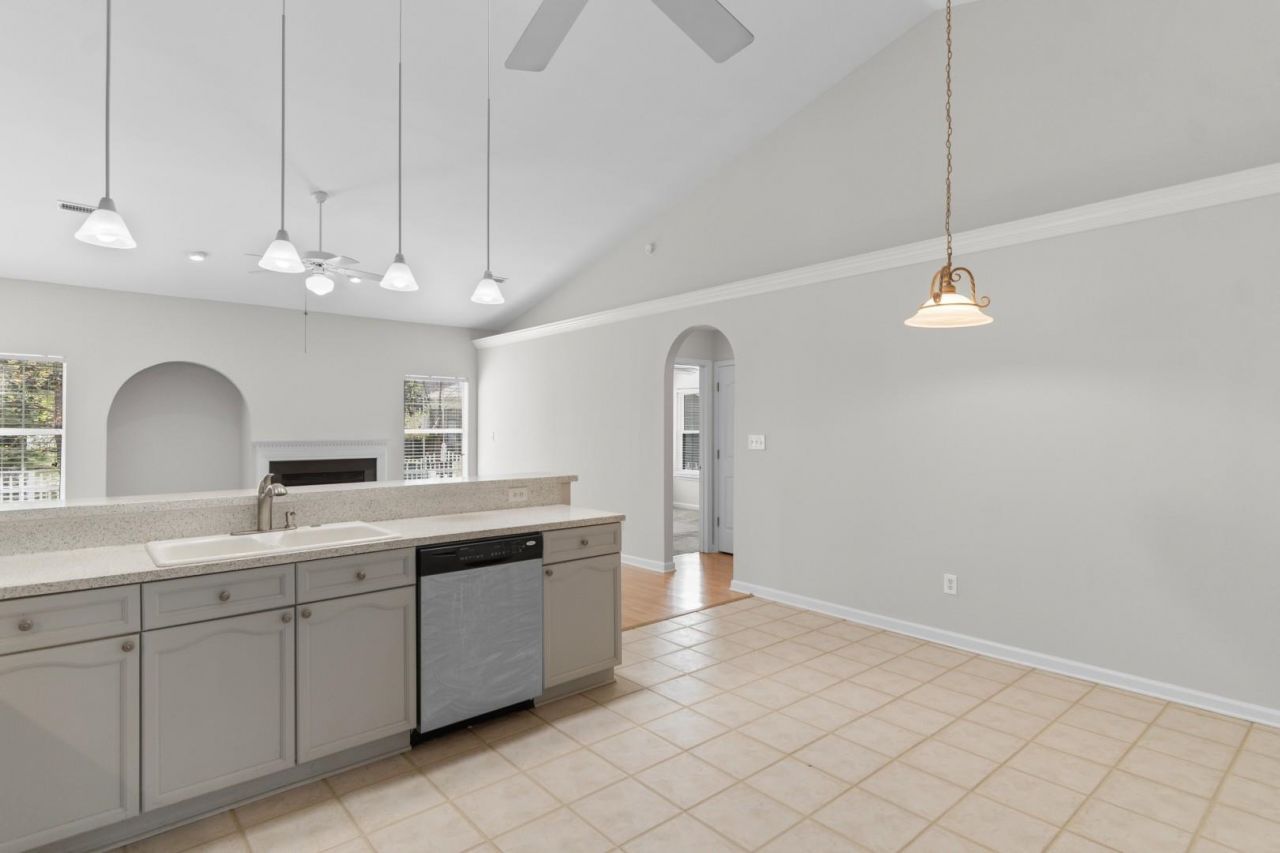 4086 Grousewood Dr. Photo 7