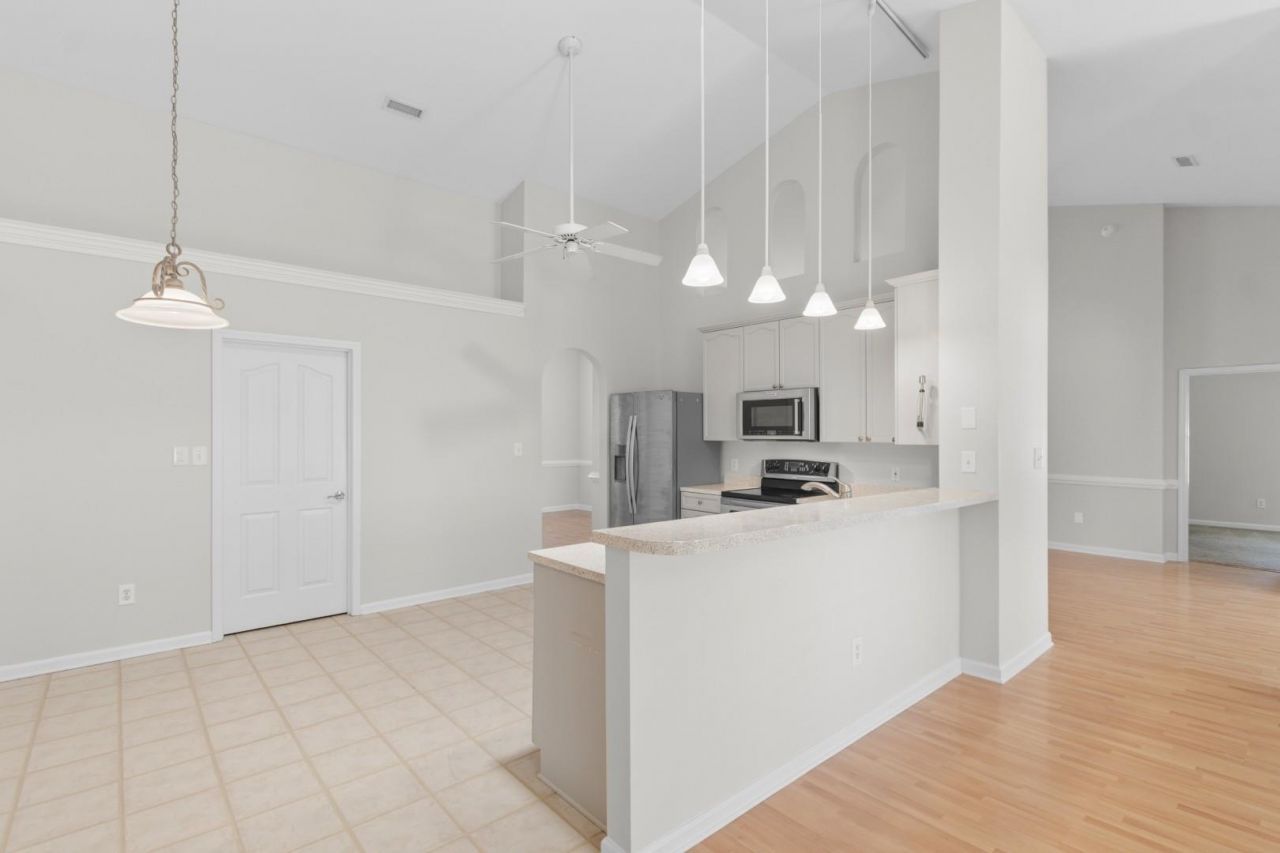 4086 Grousewood Dr. Photo 8