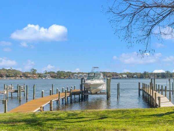 60 N John Sims Parkway, Valparaiso, FL 32580