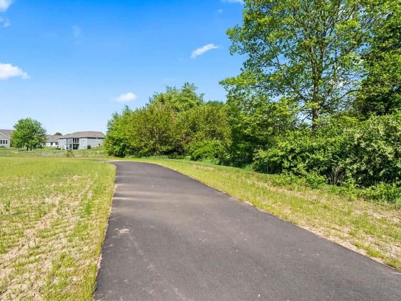 453 Hollywood Boulevard, Xenia, OH 45385 Photo 9