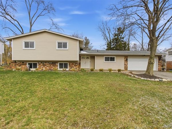6780 Post Oak Drive, West Bloomfield Twp, MI 48322