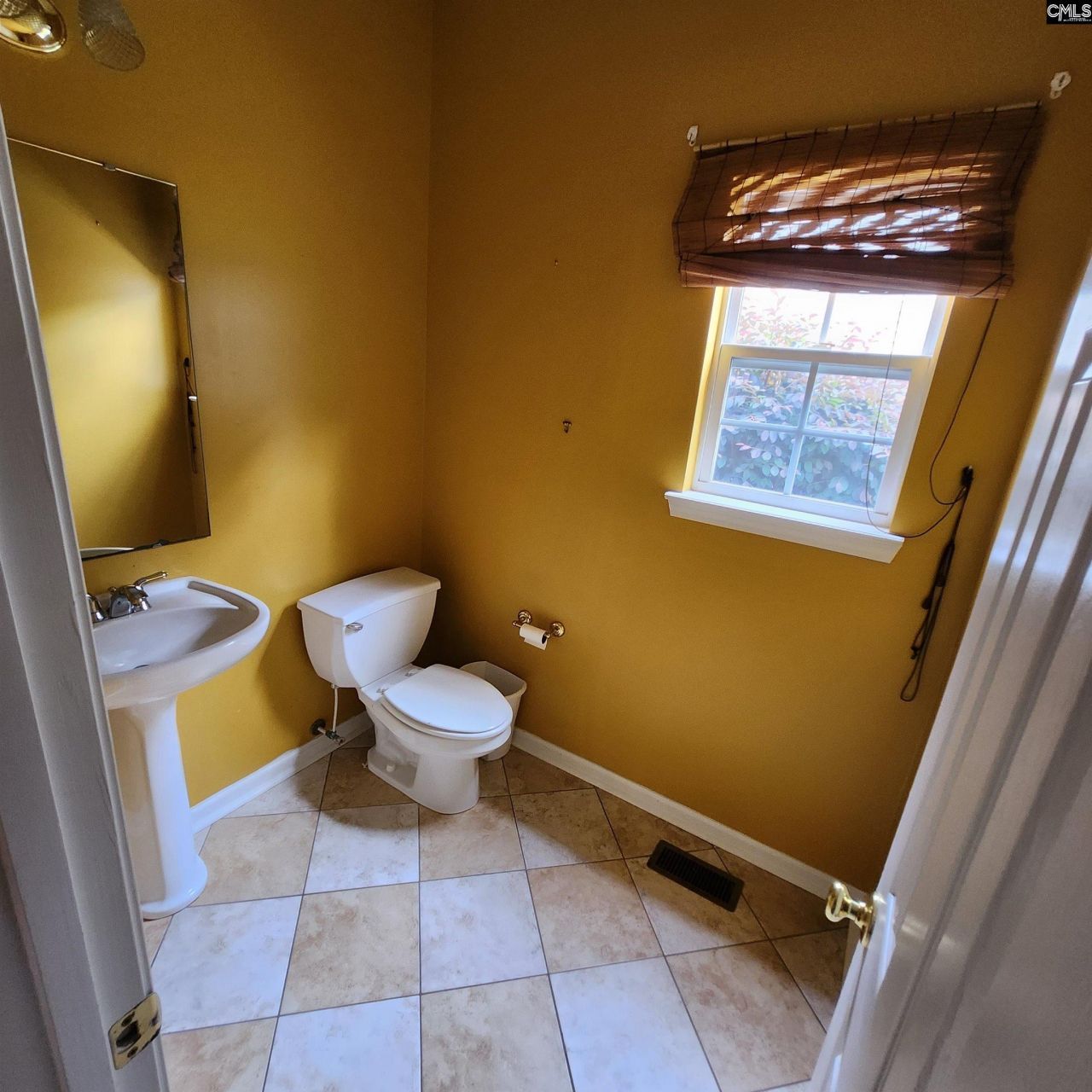 205 Bennington Circle  Photo 12