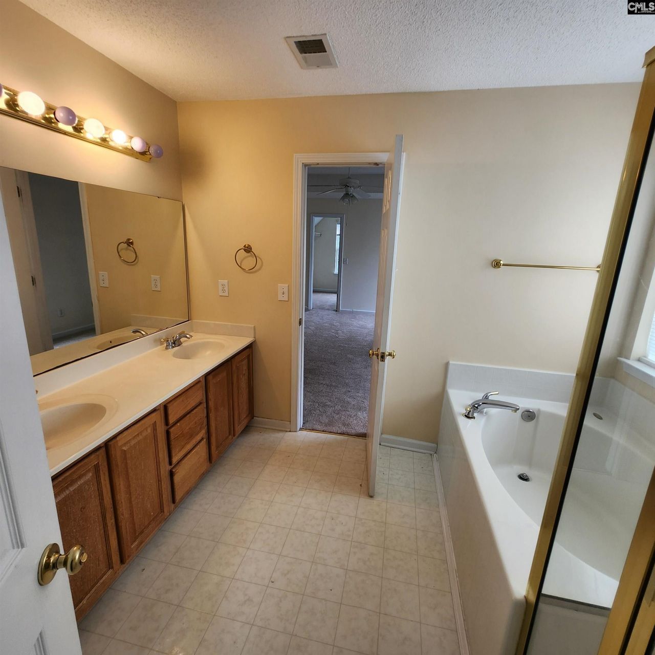 205 Bennington Circle  Photo 15