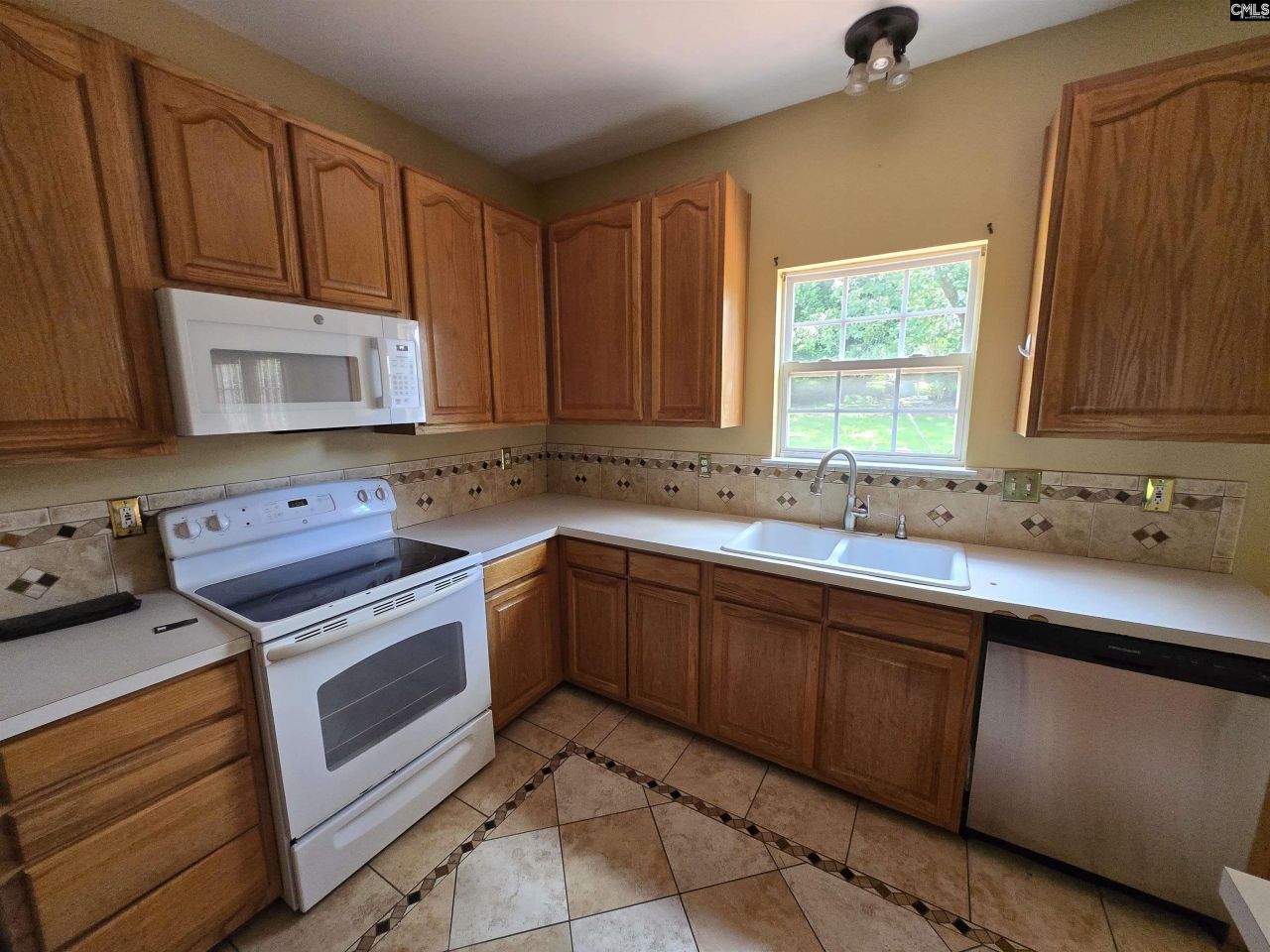 205 Bennington Circle  Photo 5