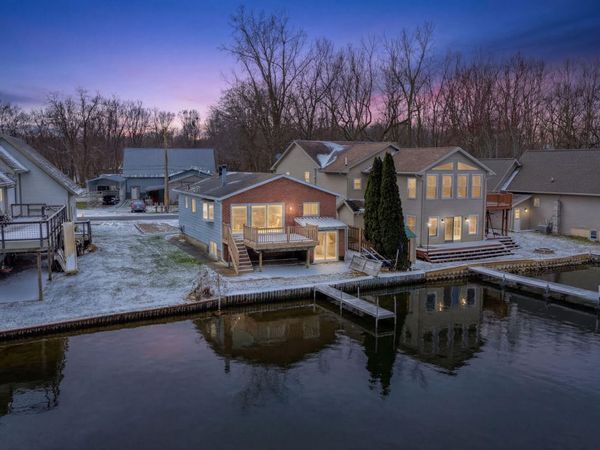 405 S Lakeside Drive, Michigan Center, MI 49254