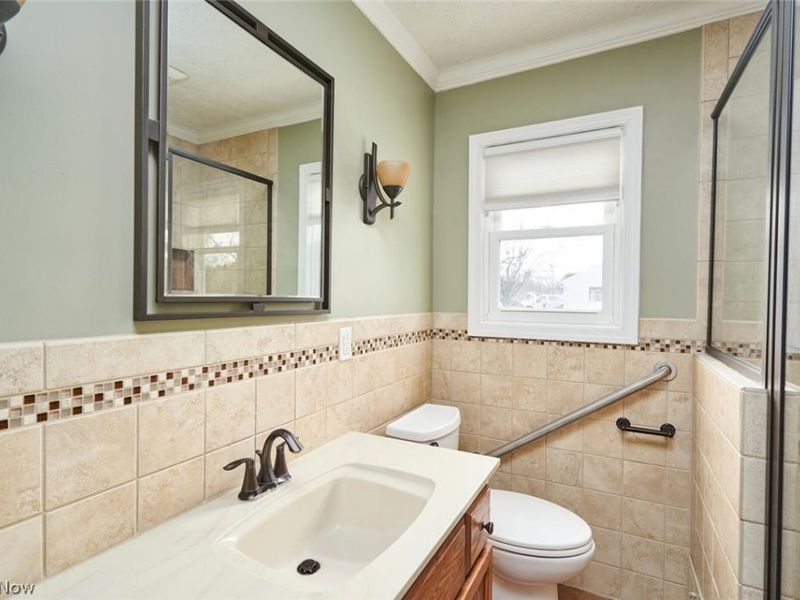 122 Fenton Avenue, Mogadore, OH 44260 Photo 9