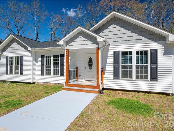 660 W 9th Street , Newton, NC 28658