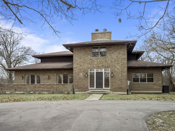 32981 N River Road , Libertyville, IL 60048