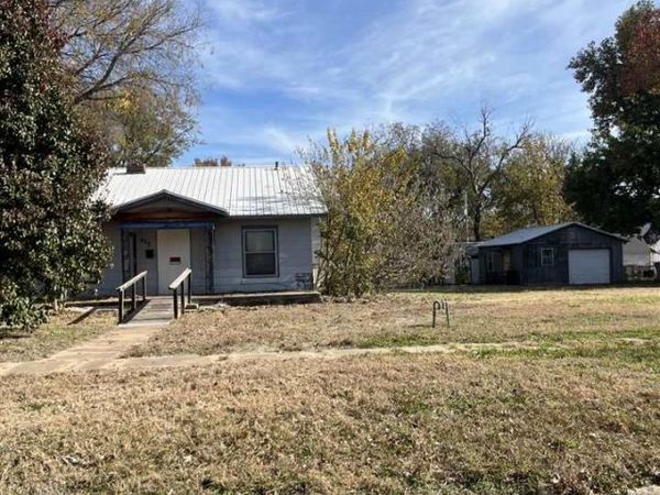 437 S Palm Street, Ponca City, OK 74061