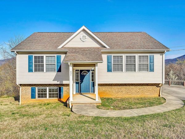 804 Aster ST, Roanoke, VA 24019