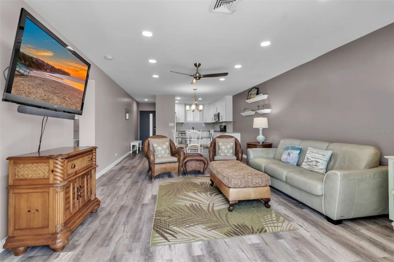 500 S Washington Drive, Unit 19B, Sarasota, FL 34236 Photo