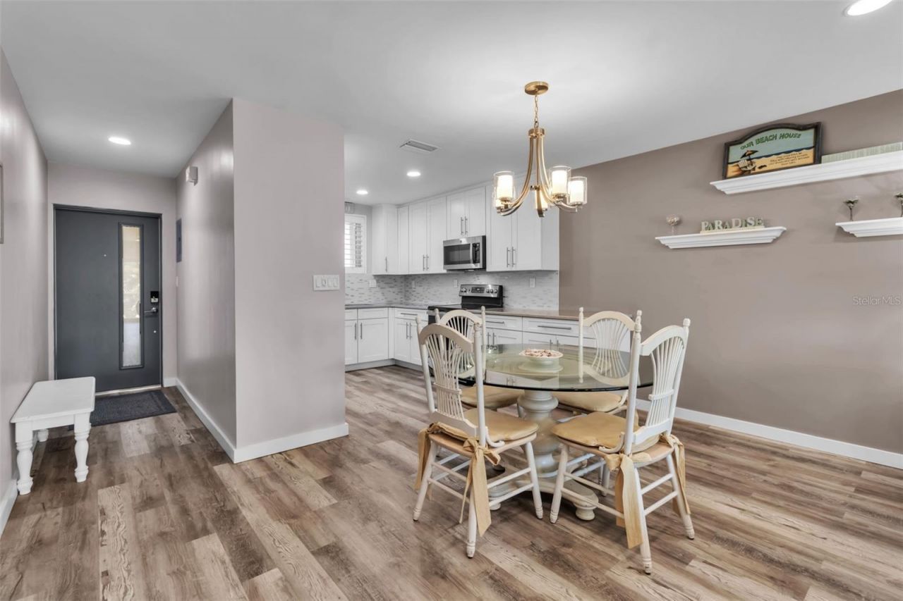 500 S Washington Drive, Unit 19B, Sarasota, FL 34236 Photo