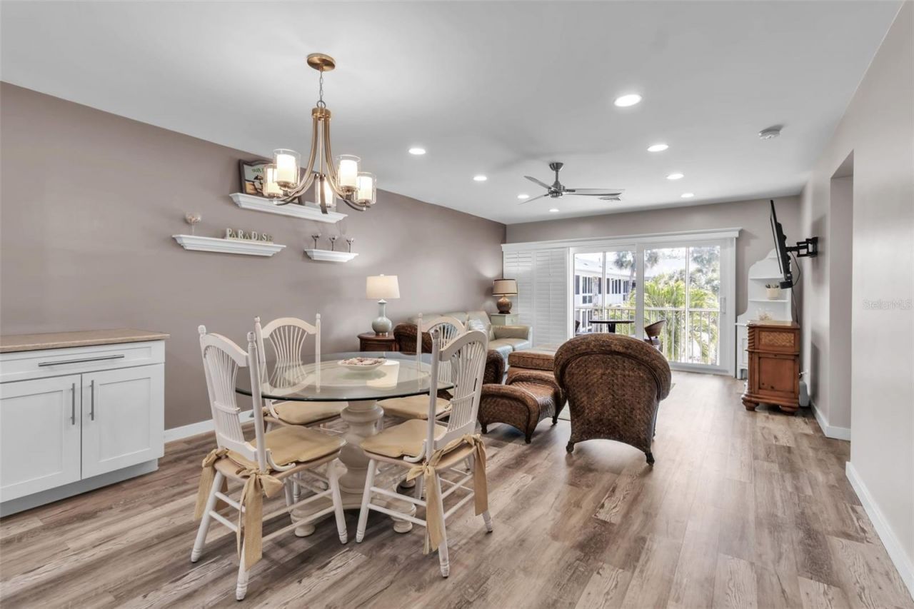 500 S Washington Drive, Unit 19B, Sarasota, FL 34236 Photo