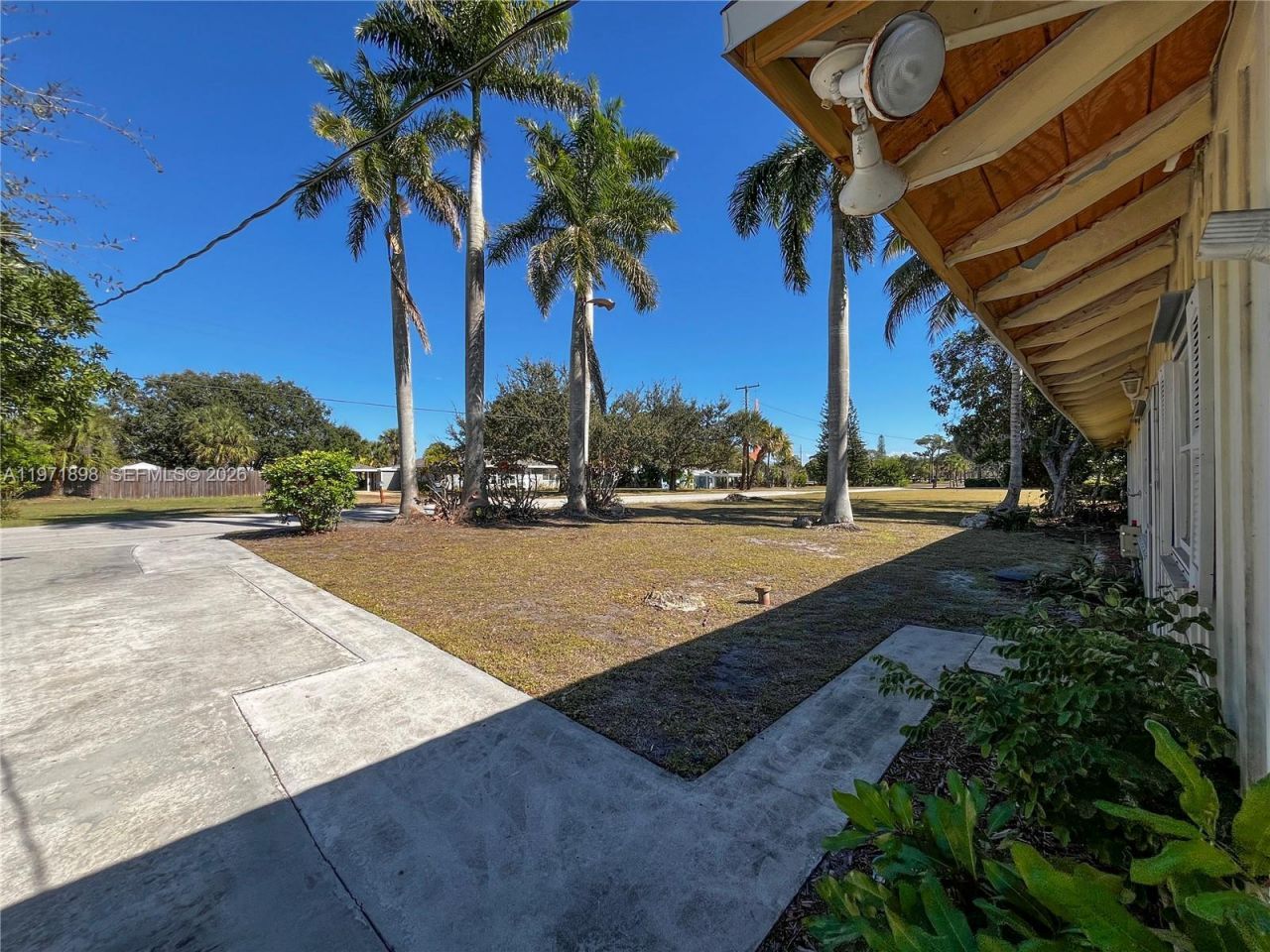 325 SW Manor Dr , Stuart, FL 34994 Photo