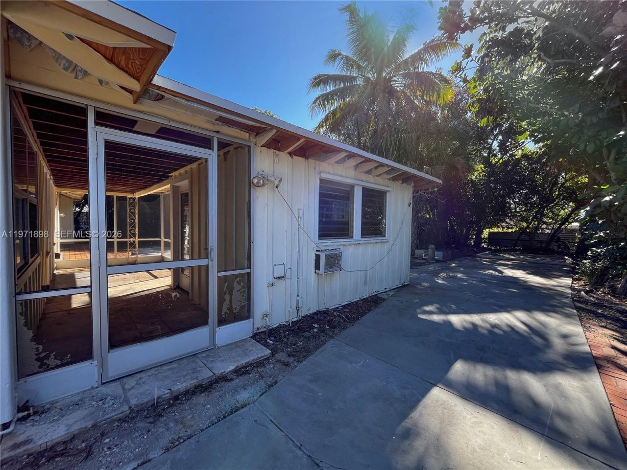 325 SW Manor Dr , Stuart, FL 34994 Photo