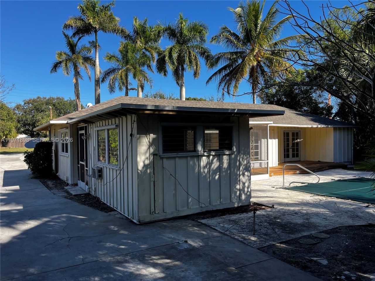 325 SW Manor Dr , Stuart, FL 34994 Photo