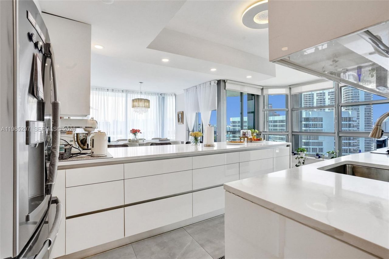 19101 NE 36th Ct , Unit 1805, Aventura, FL 33180 Photo