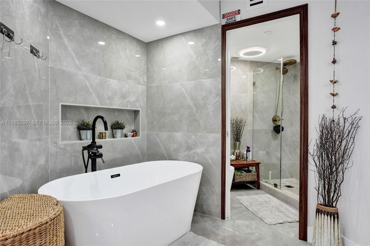 19101 NE 36th Ct , Unit 1805, Aventura, FL 33180 Photo