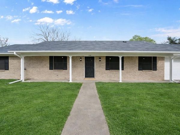 536 Robindale Lane, Fairfield, TX 75840