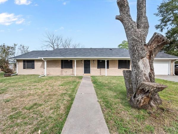 536 Robindale Lane, Fairfield, TX 75840