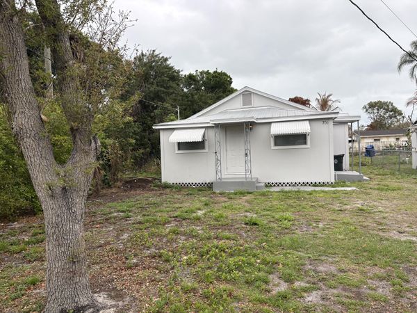 706 S 17th Street, Fort Pierce, FL 34950