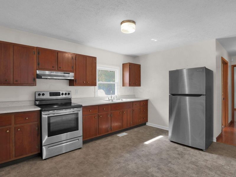 18 Watson Street, Fredericktown, OH 43019 Photo 9