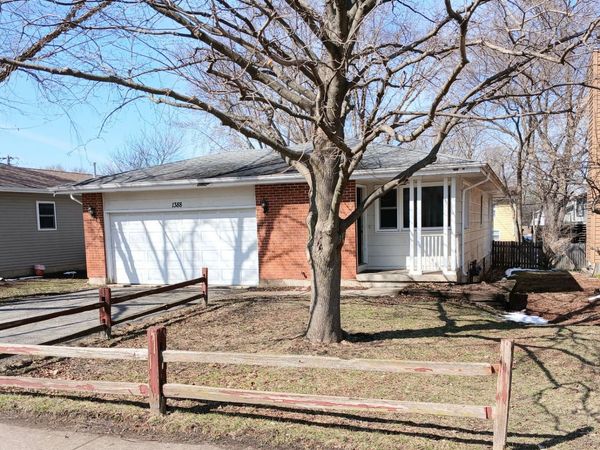 1388 Gardina Vista, Crystal Lake, IL 60014