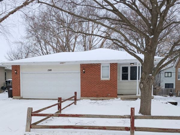 1388 Gardina Vista, Crystal Lake, IL 60014