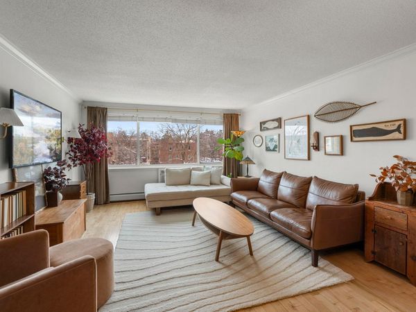 2700 W 44th Street, Unit 403, Minneapolis, MN 55410