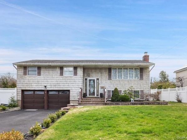 86 New Highway , Commack, NY 11725