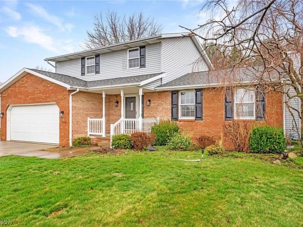 3845 Oakridge Drive NE, Louisville, OH 44641