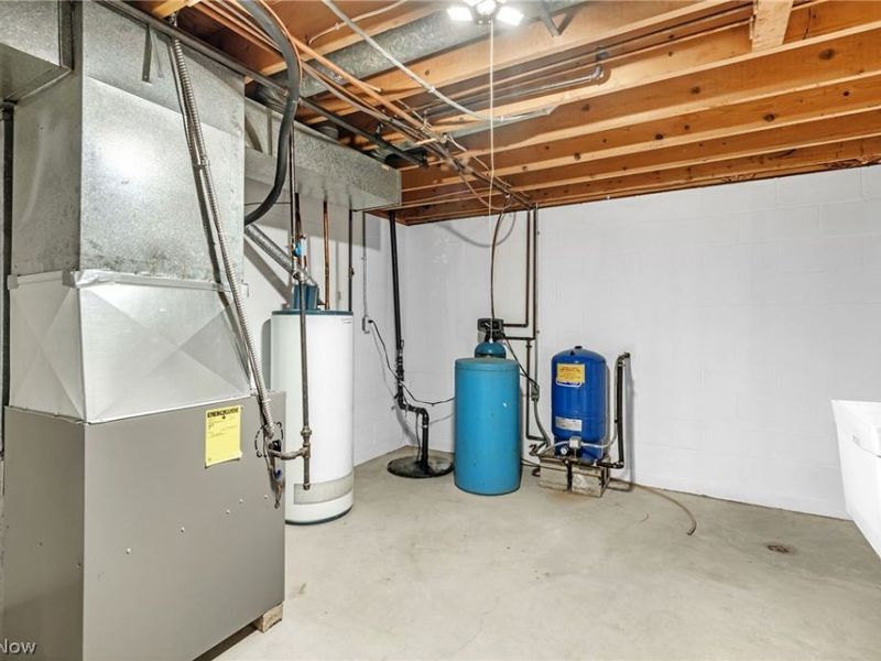 3845 Oakridge Drive NE, Louisville, OH 44641 Photo 25