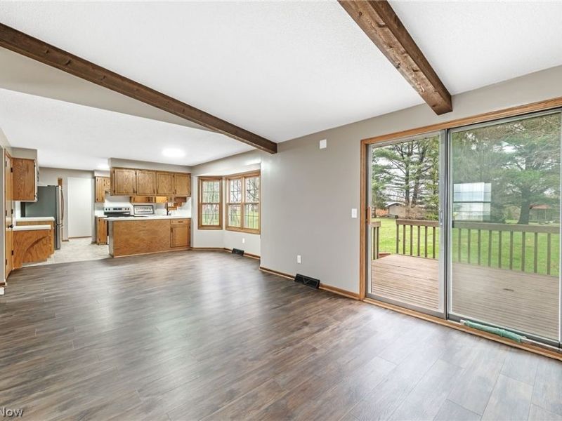 3845 Oakridge Drive NE, Louisville, OH 44641 Photo 6