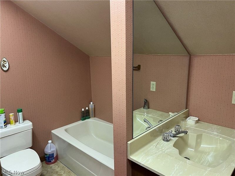 984 W Main Street, Sugarcreek, OH 44681 Photo 20