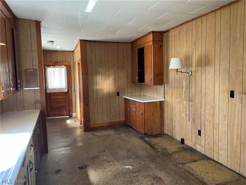 984 W Main Street, Sugarcreek, OH 44681 Photo 8