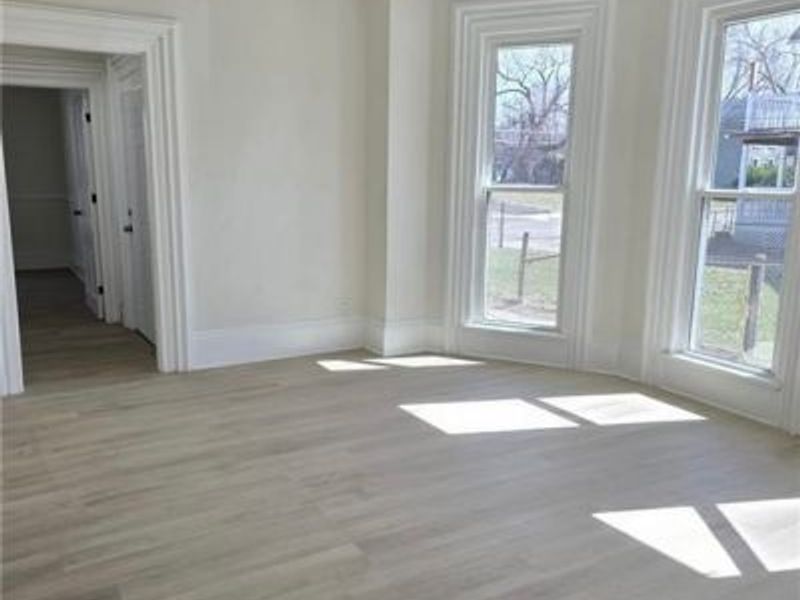 1234 E 61st Street, Cleveland, OH 44103 Photo 4