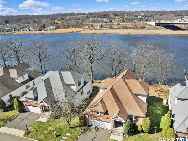 55 Spice Bush, Unit 55, Milford, CT 06461